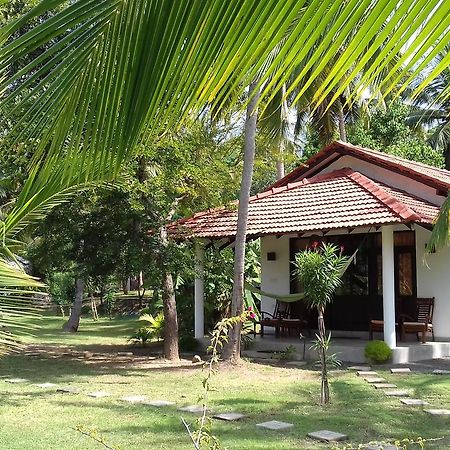 Chillenjoy Cabanas & Restaurant Тангалла Экстерьер фото