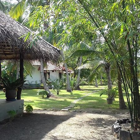 Chillenjoy Cabanas & Restaurant Тангалла Экстерьер фото
