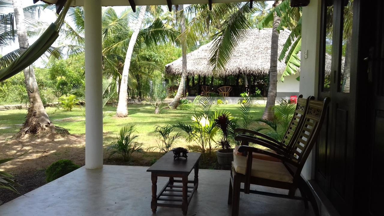 Chillenjoy Cabanas & Restaurant Тангалла Экстерьер фото