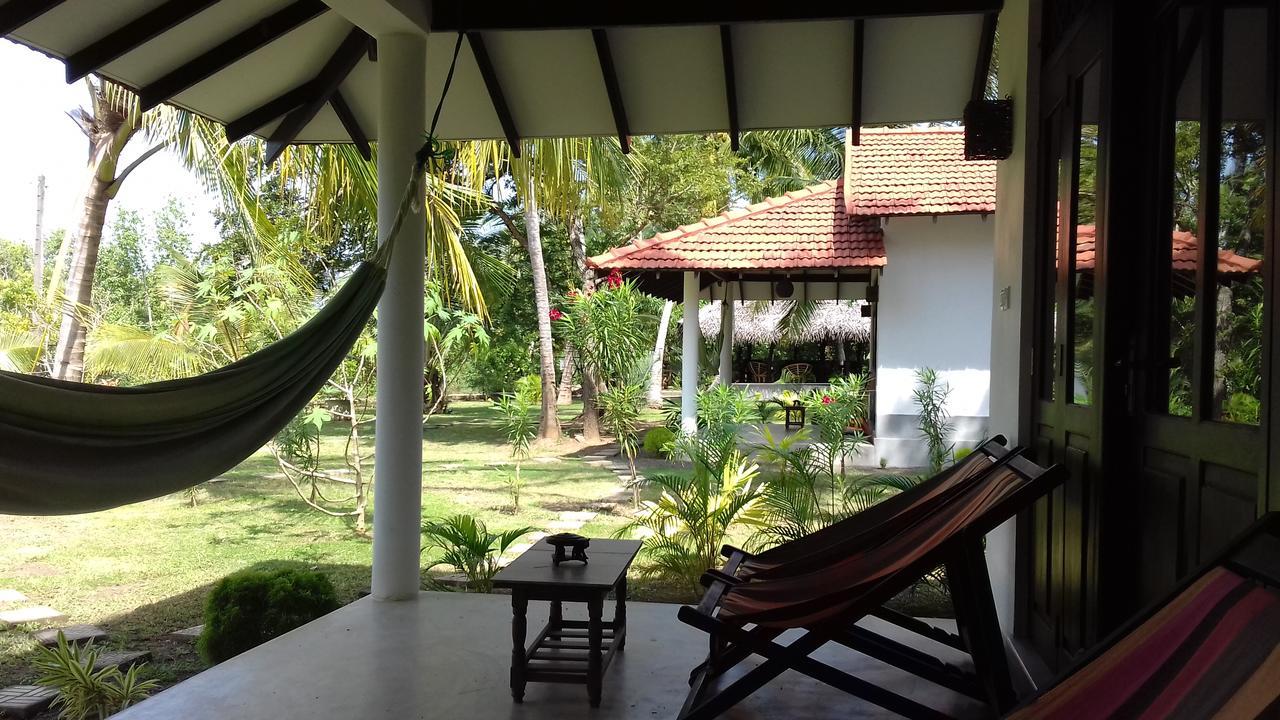 Chillenjoy Cabanas & Restaurant Тангалла Экстерьер фото