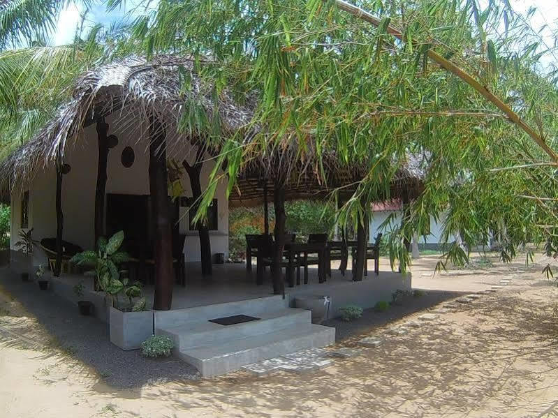 Chillenjoy Cabanas & Restaurant Тангалла Экстерьер фото