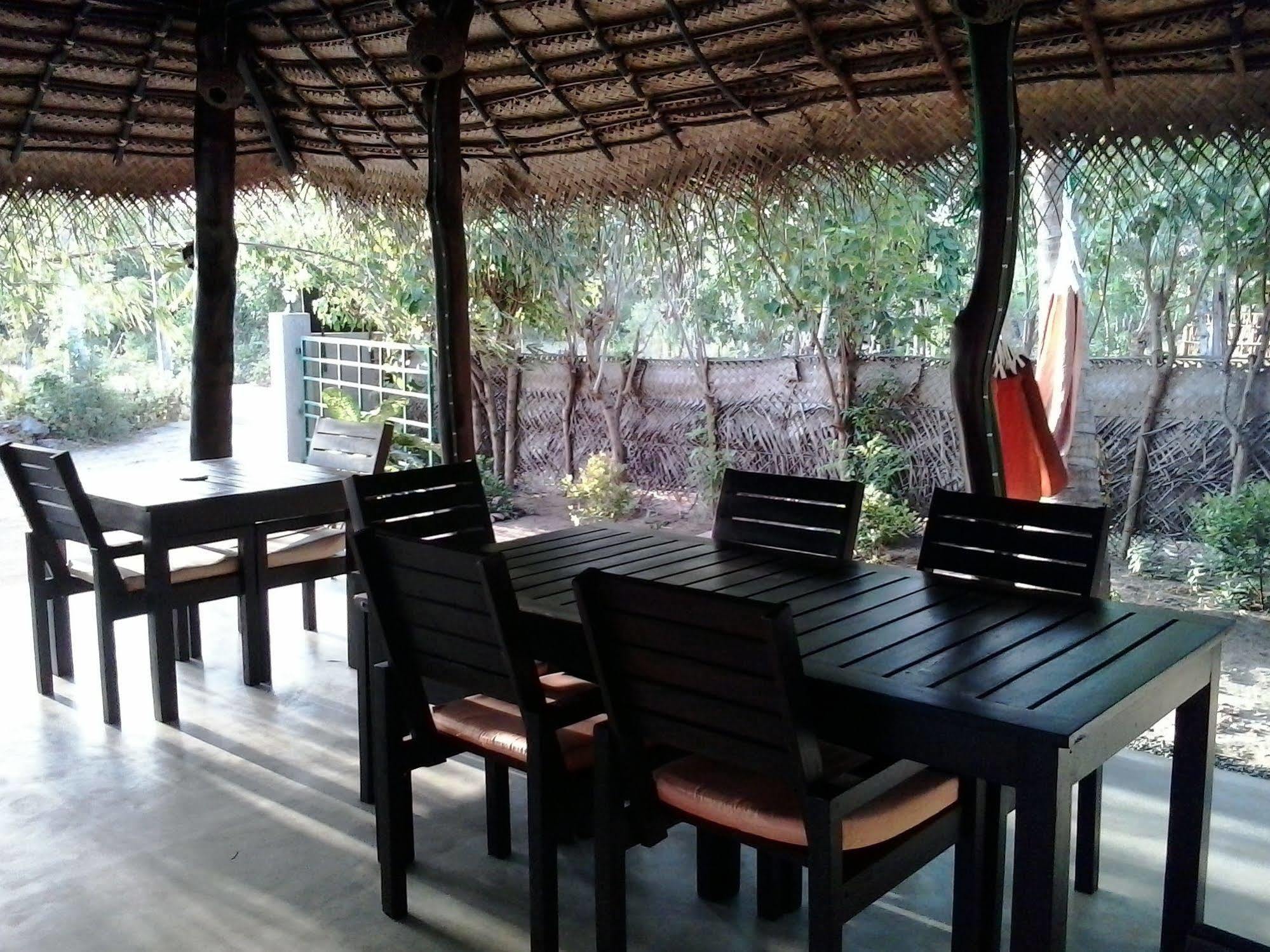 Chillenjoy Cabanas & Restaurant Тангалла Экстерьер фото
