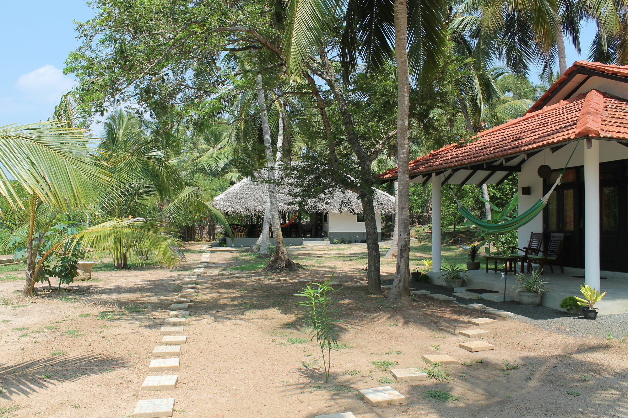 Chillenjoy Cabanas & Restaurant Тангалла Экстерьер фото